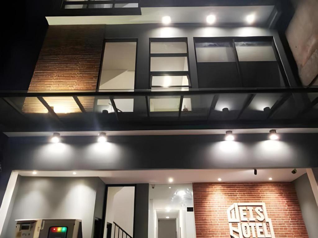 Weis Hotel Simpang Lima Семаранг Екстер'єр фото