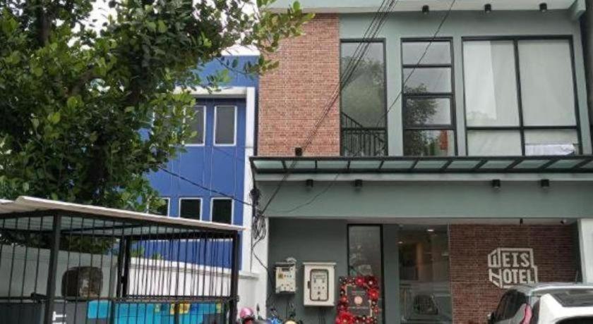 Weis Hotel Simpang Lima Семаранг Екстер'єр фото